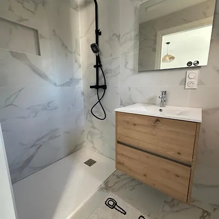 Апартаменты Dans 3 Etoiles Леччи