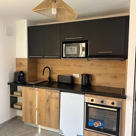 Dans 3 Etoiles Апартаменты