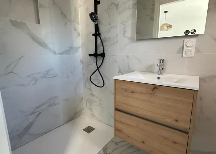 Апартаменты Dans 3 Etoiles Леччи